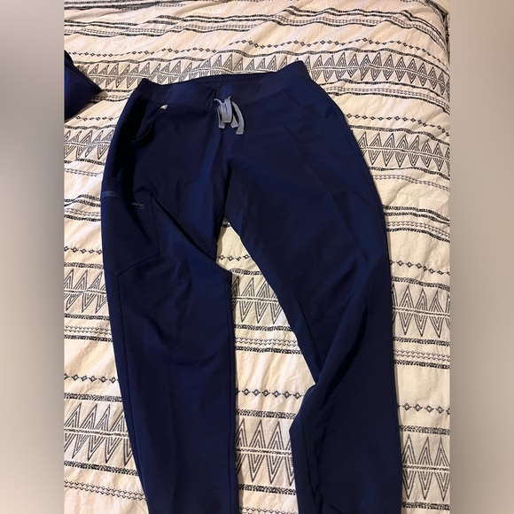 Figs bundle - Picture 3 of 5